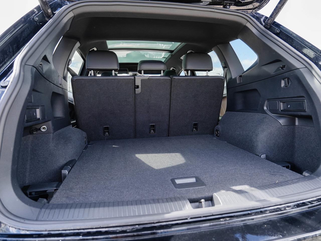 2023 Volkswagen Tiguan AWD | PANO ROOF | BROWN LEATHER INTERIOR Photo