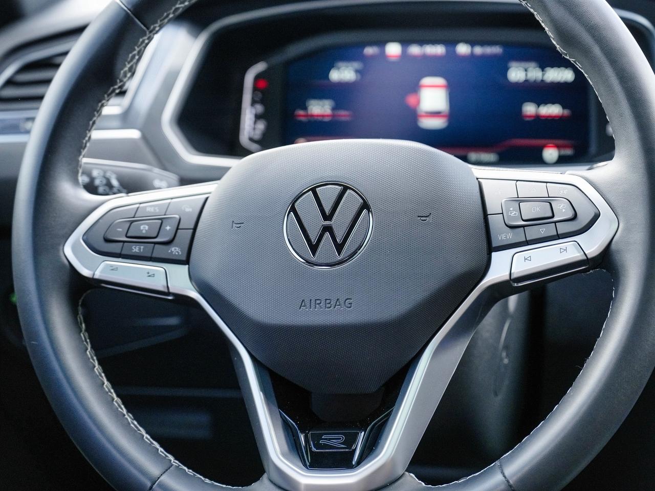 2023 Volkswagen Tiguan AWD | PANO ROOF | BROWN LEATHER INTERIOR Photo