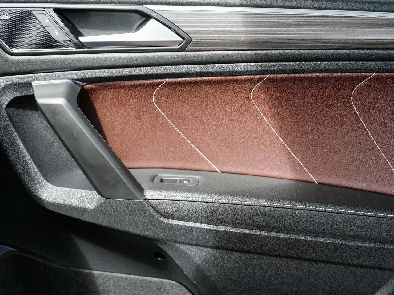 2023 Volkswagen Tiguan AWD | PANO ROOF | BROWN LEATHER INTERIOR Photo