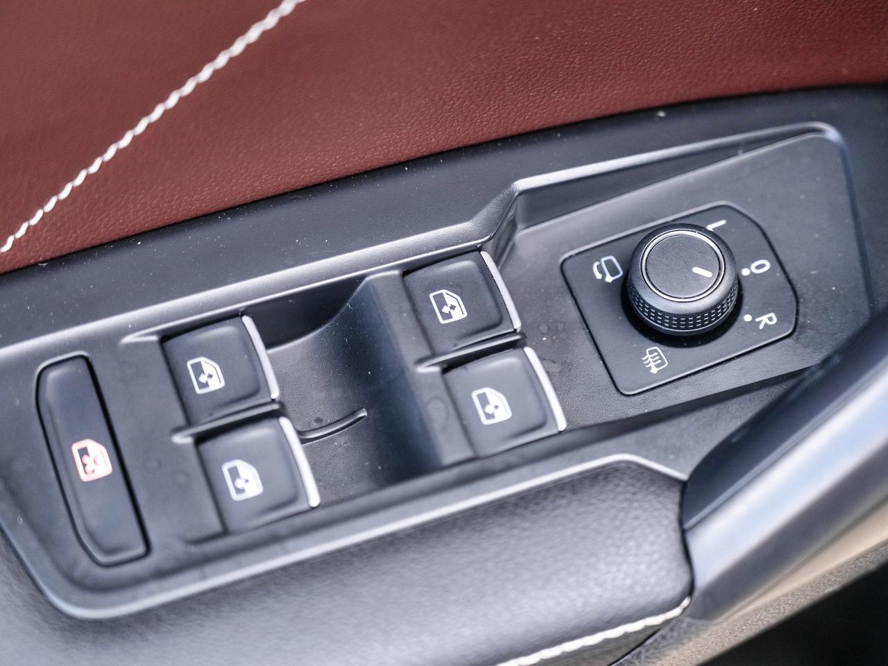 2023 Volkswagen Tiguan AWD | PANO ROOF | BROWN LEATHER INTERIOR Photo