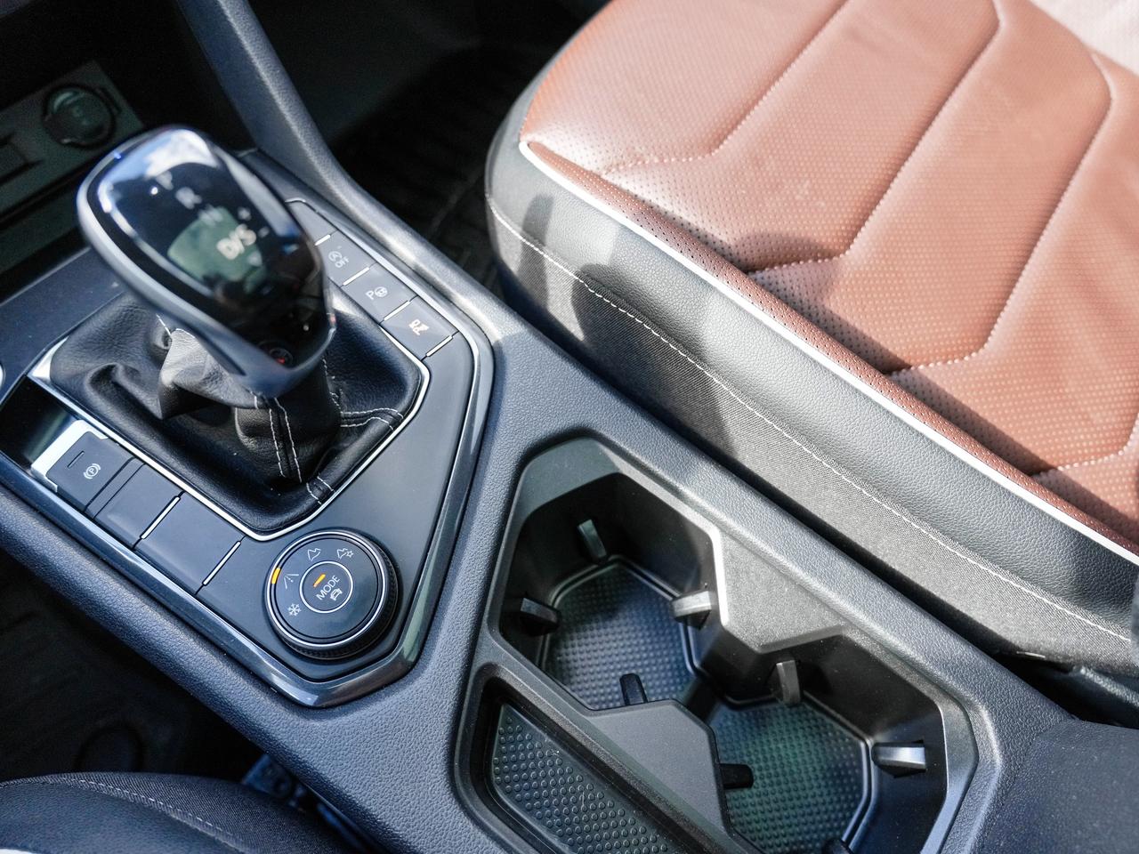 2023 Volkswagen Tiguan AWD | PANO ROOF | BROWN LEATHER INTERIOR Photo