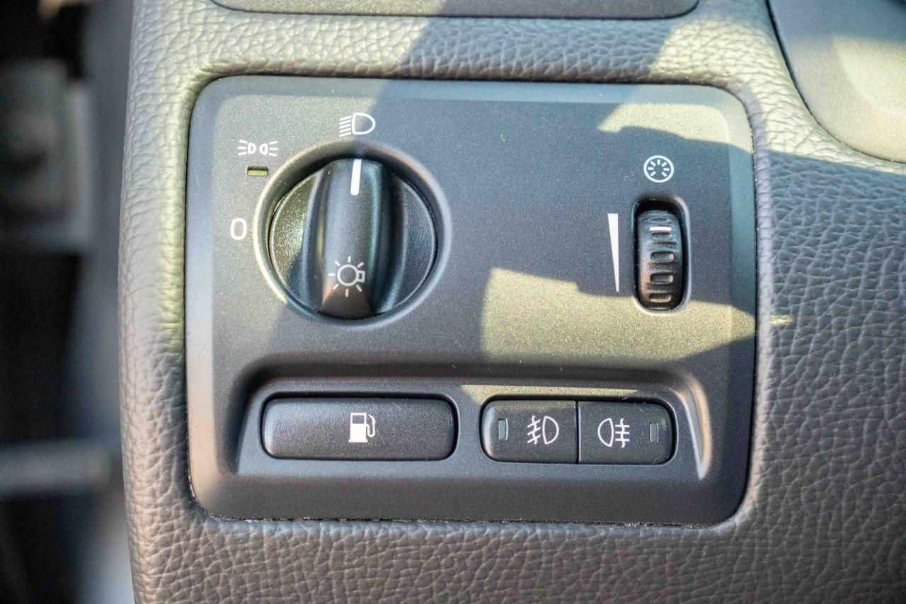 2007 Volvo S60 2.5T Sedan - Photo #31