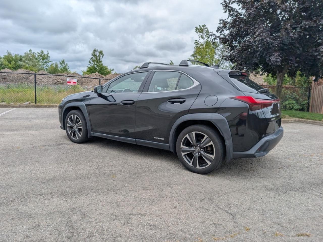 2020 Lexus UX 250h  **LOW KMS - VERY CLEAN - HYBRID** Photo2