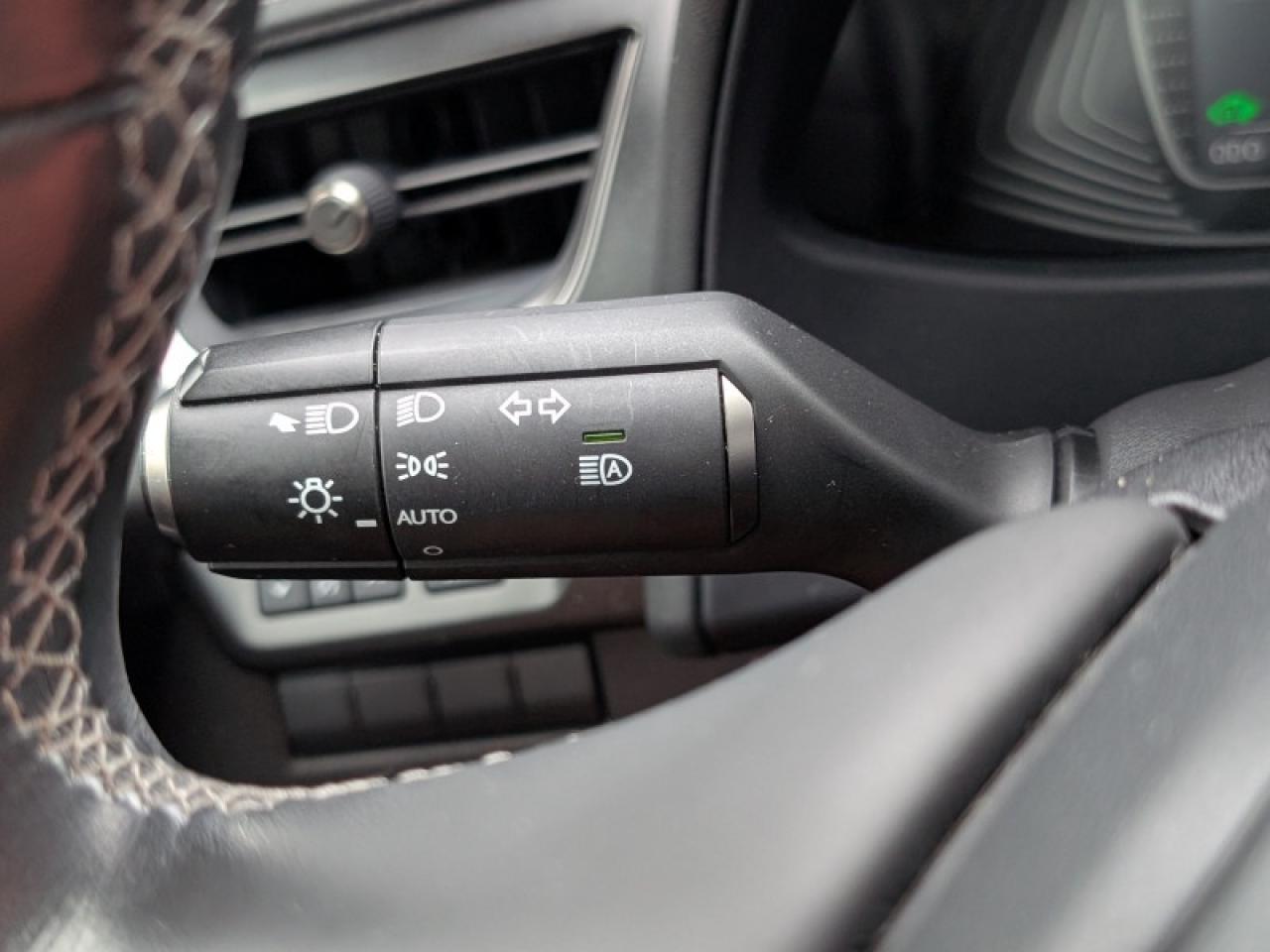 2020 Lexus UX 250h  **LOW KMS - VERY CLEAN - HYBRID** Photo