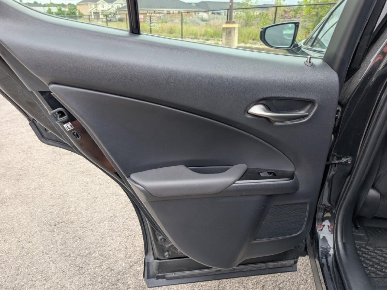 2020 Lexus UX 250h  **LOW KMS - VERY CLEAN - HYBRID** Photo