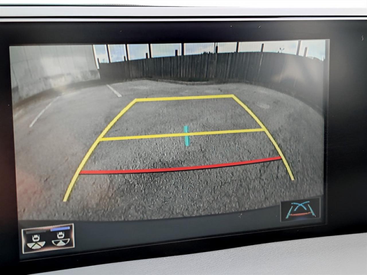 2020 Lexus UX 250h Premium  **LOW KMS - VERY CLEAN - HYBRID** Photo