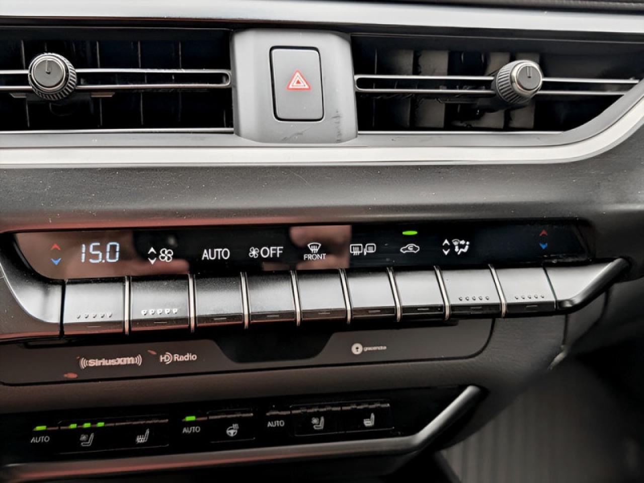 2020 Lexus UX 250h Premium  **LOW KMS - VERY CLEAN - HYBRID** Photo