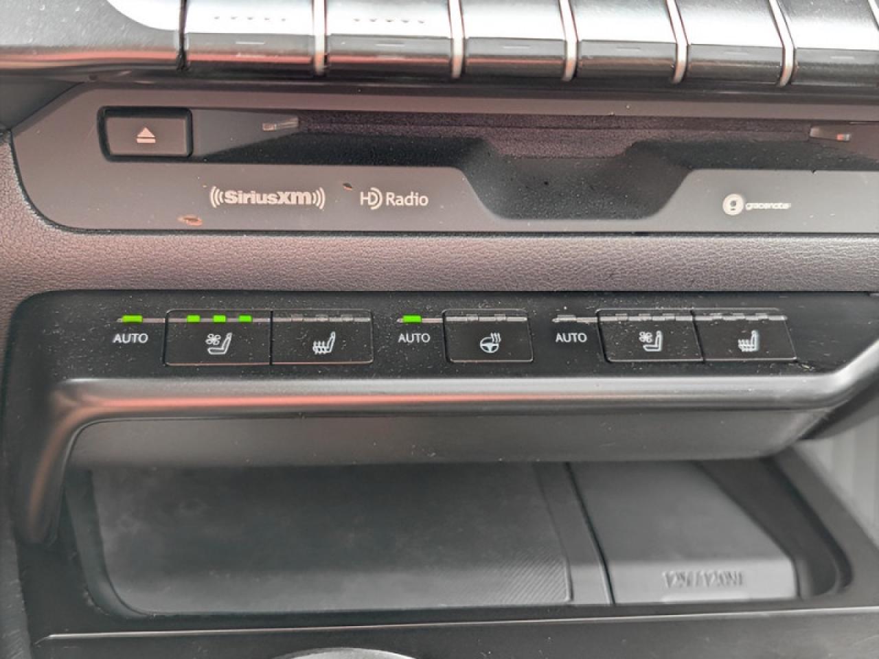 2020 Lexus UX 250h Premium  **LOW KMS - VERY CLEAN - HYBRID** Photo