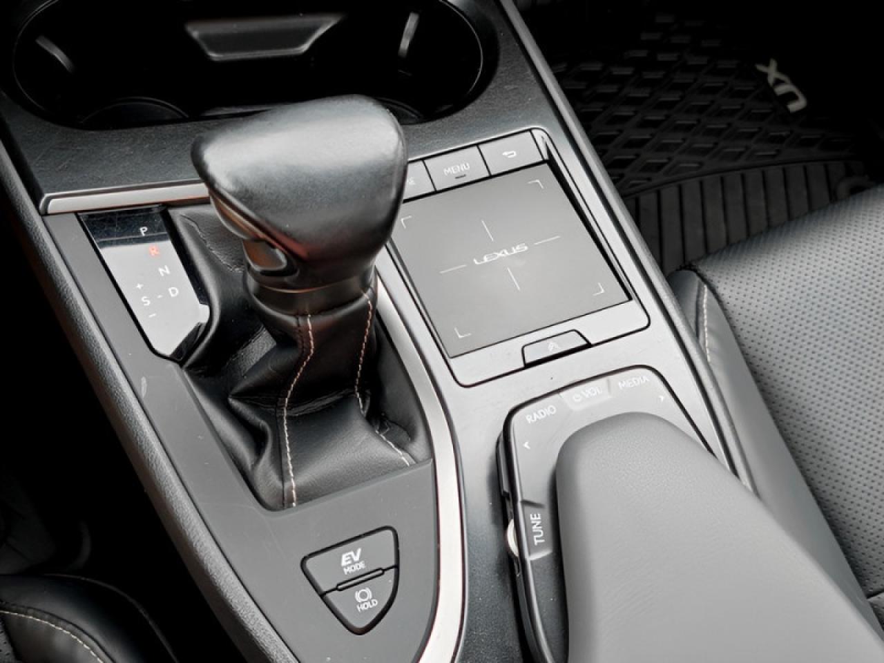 2020 Lexus UX 250h Premium  **LOW KMS - VERY CLEAN - HYBRID** Photo