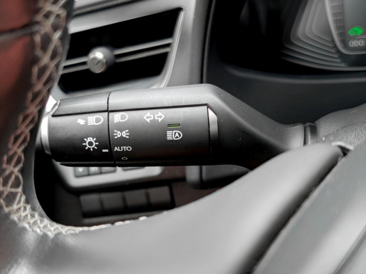 2020 Lexus UX 250h Premium  **LOW KMS - VERY CLEAN - HYBRID** Photo