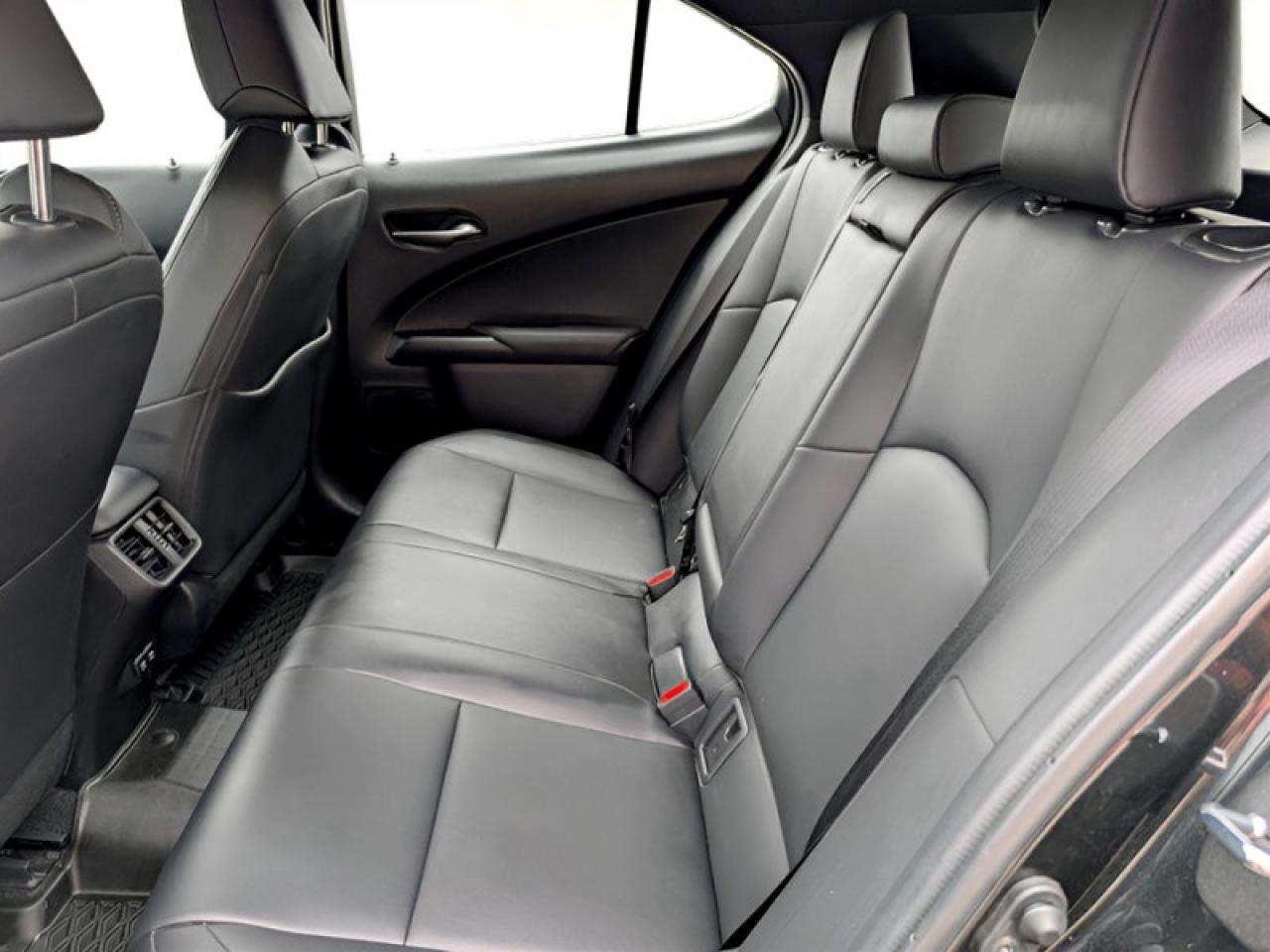 2020 Lexus UX 250h Premium  **LOW KMS - VERY CLEAN - HYBRID** Photo