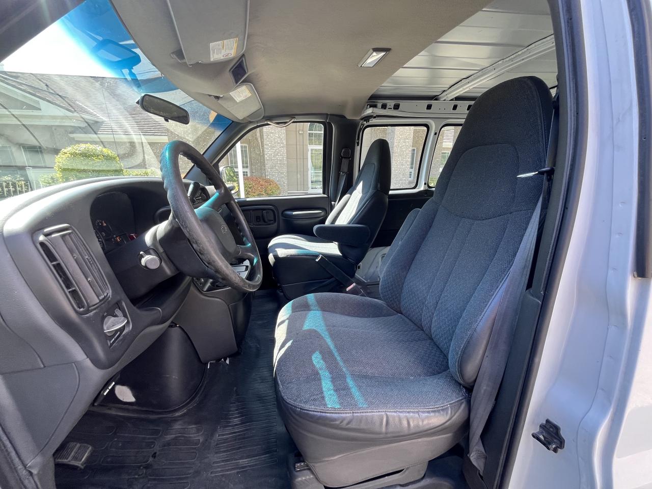 2002 Chevrolet Express 2500 Cargo - Photo #9