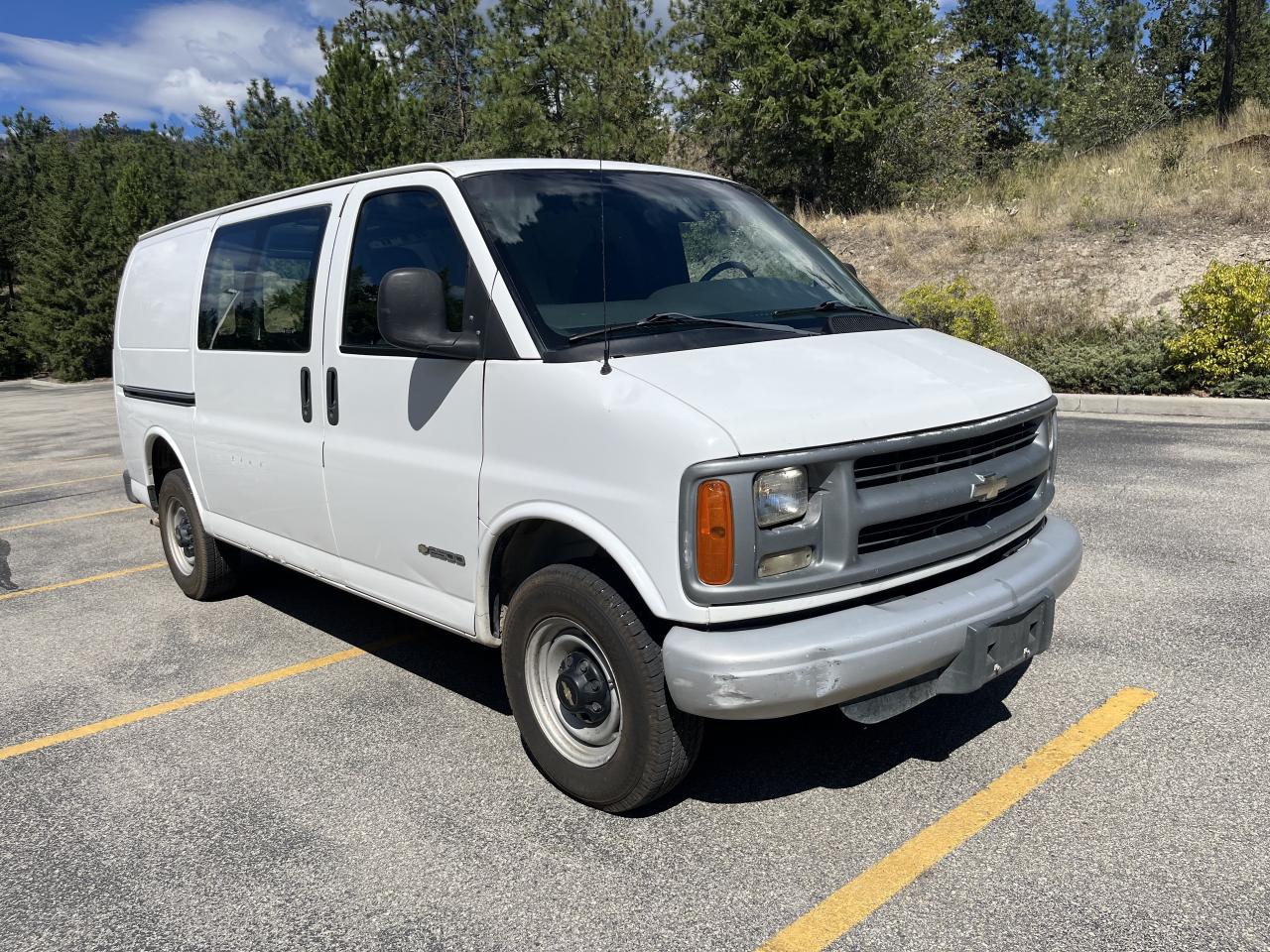 2002 Chevrolet Express 2500 Cargo - Photo #7