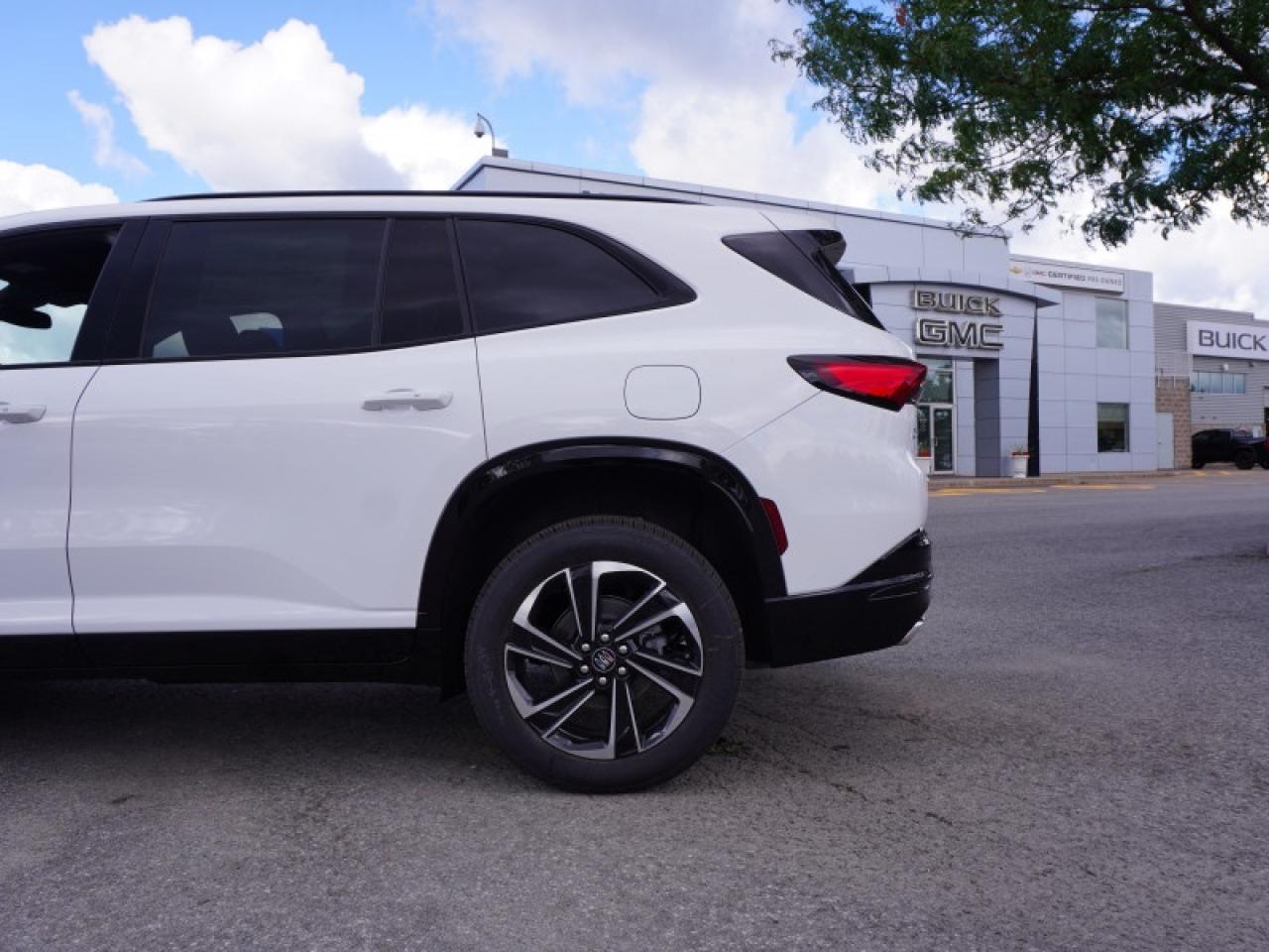 2026 Buick Enclave Sport Touring Photo