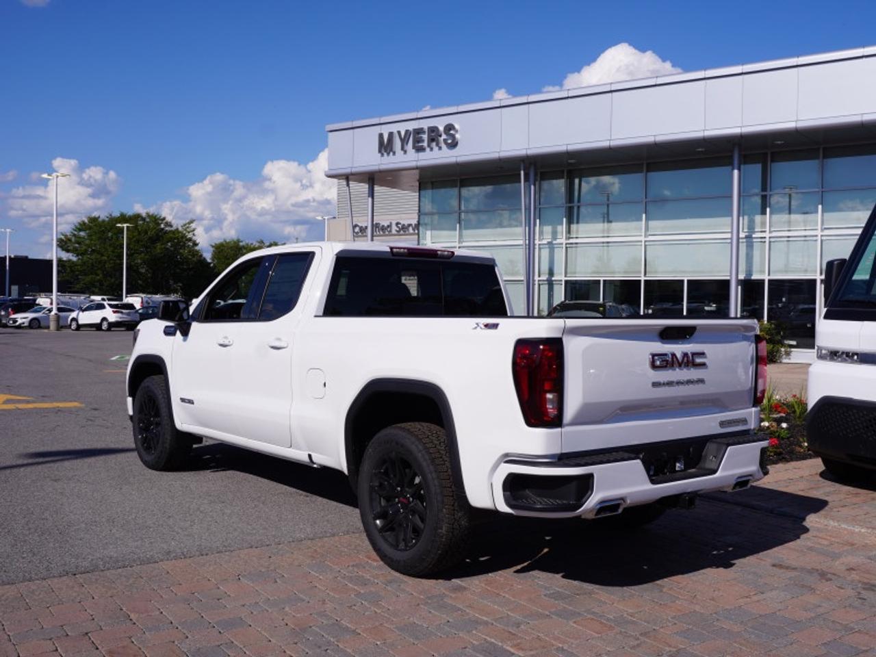 2026 GMC Sierra 1500 ELEVATION Photo2
