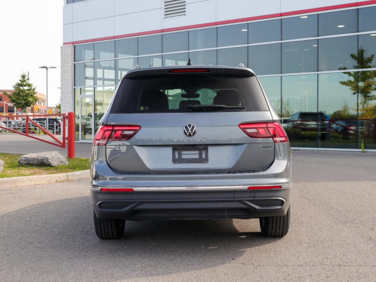 2024 Volkswagen Tiguan Comfortline  - $215 B/W Photo