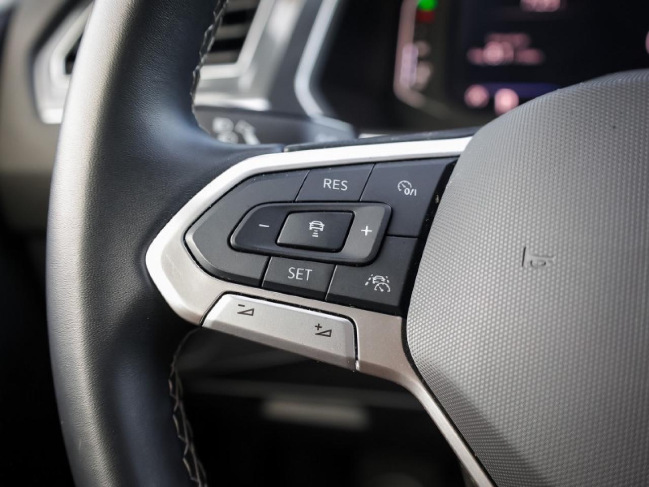 2024 Volkswagen Tiguan Comfortline  - $215 B/W Photo