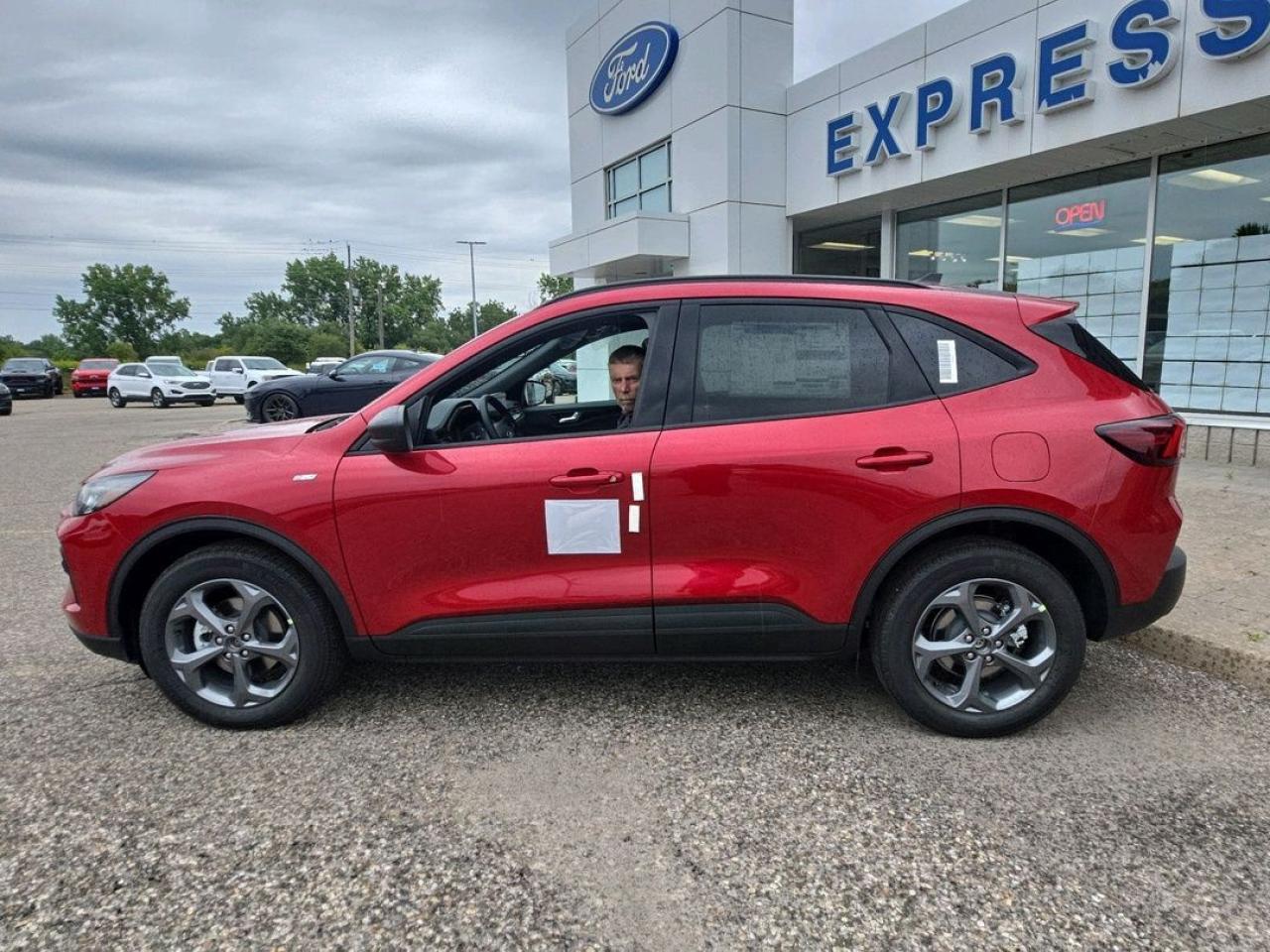 2025 Ford Escape ST-LINE, ADAPTIVE CRUISE, HEATED STEERING WHEEL Photo