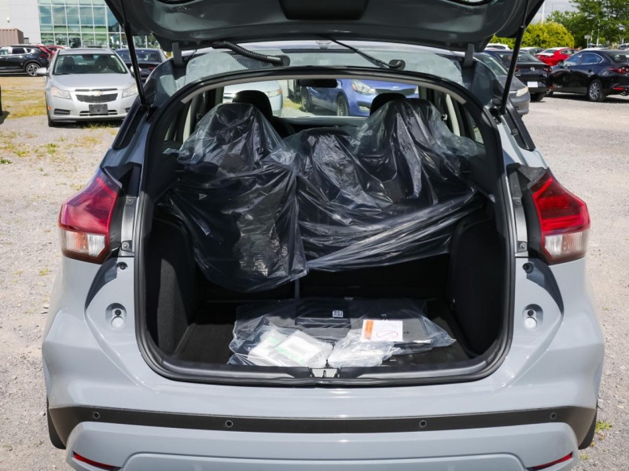 2025 Nissan Kicks Play SV  - Heated Seats -  Apple CarPlay Photo