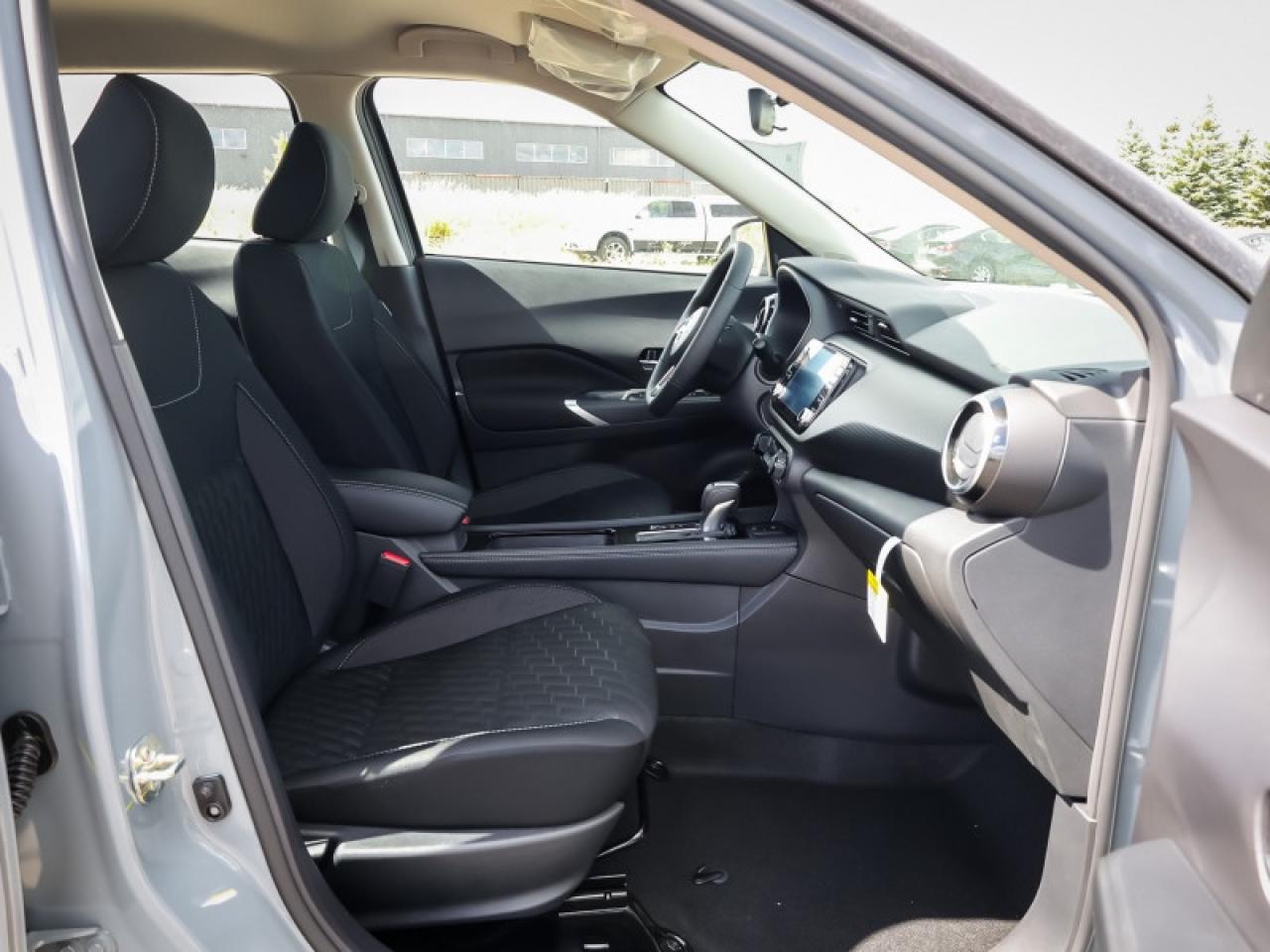 2025 Nissan Kicks Play SV  - Heated Seats -  Apple CarPlay Photo