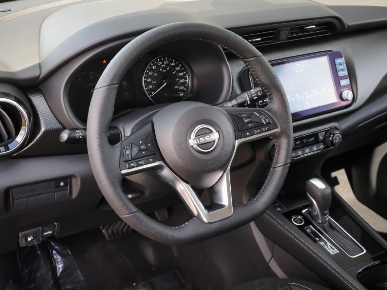 2025 Nissan Kicks Play SV  - Heated Seats -  Apple CarPlay Photo