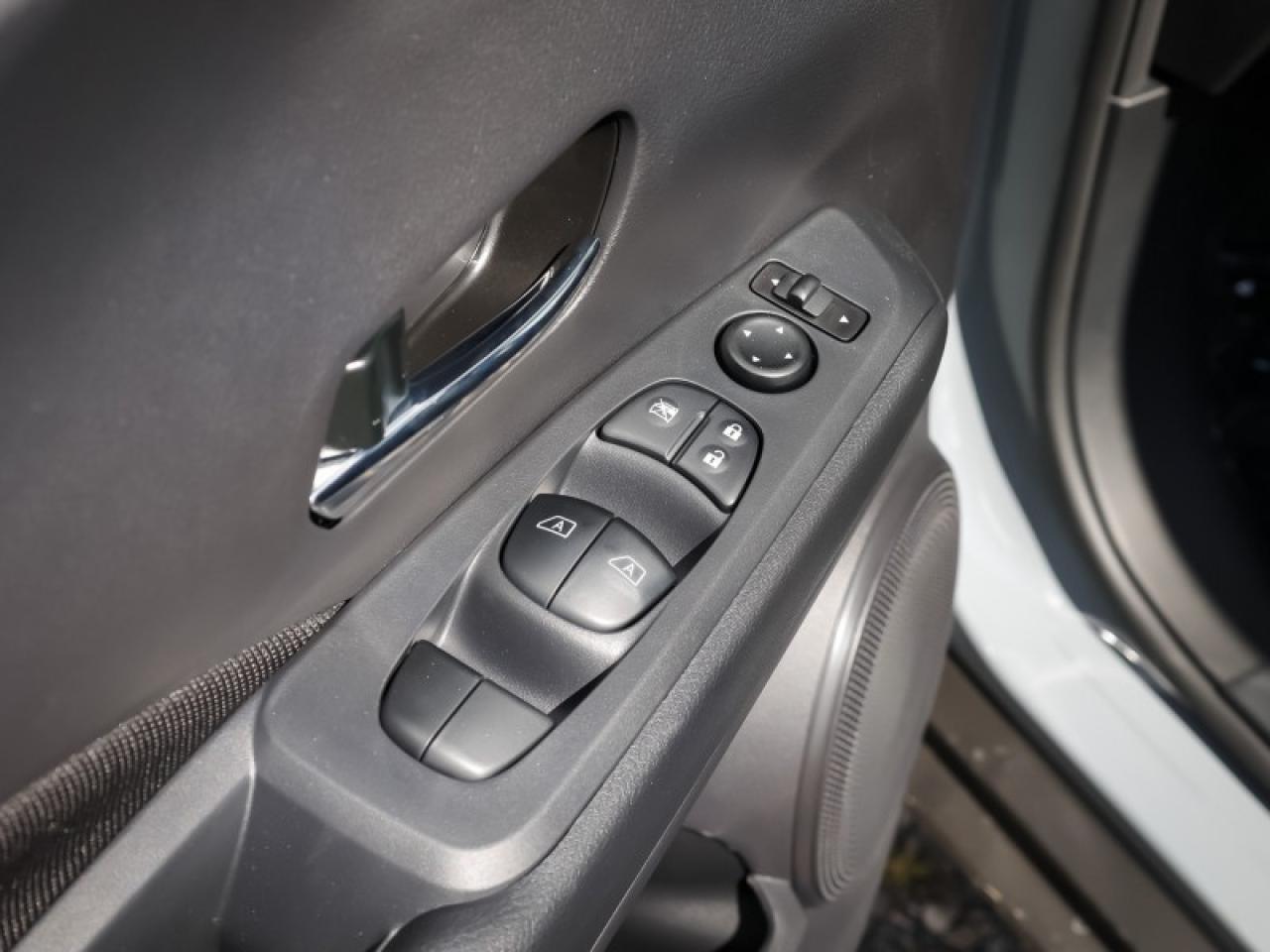 2025 Nissan Kicks Play SV  - Heated Seats -  Apple CarPlay Photo