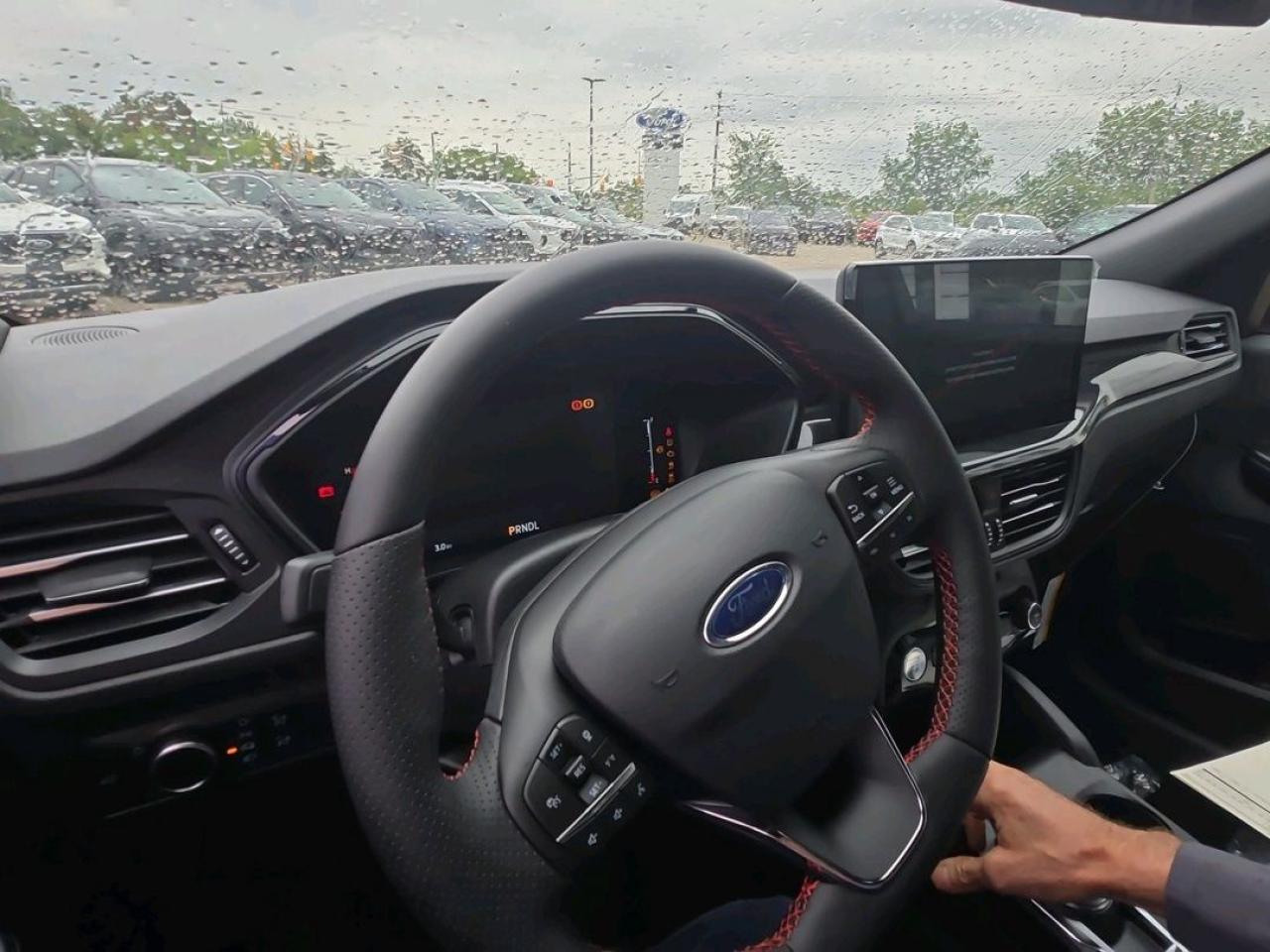 2025 Ford Escape ST-Line Photo5
