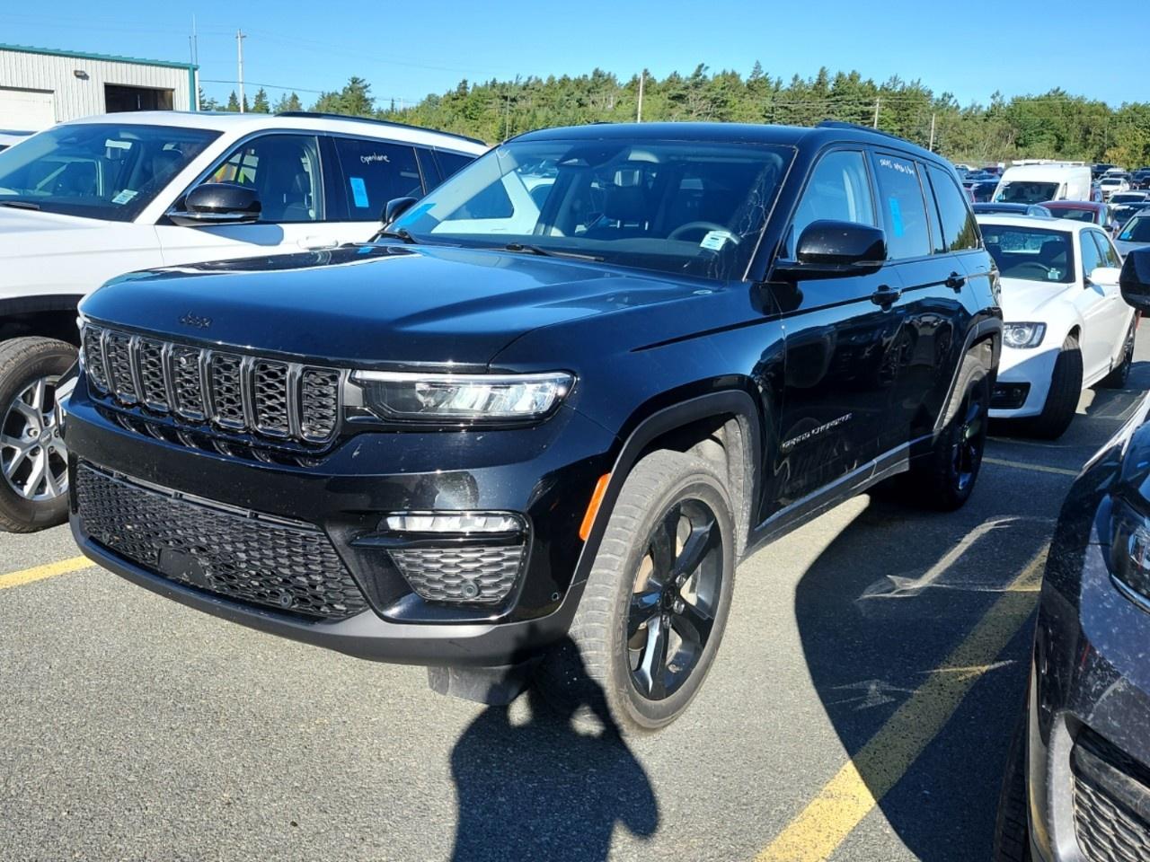 Used 2023 Jeep Grand Cherokee LIMITED 4X4 for sale in Truro, NS