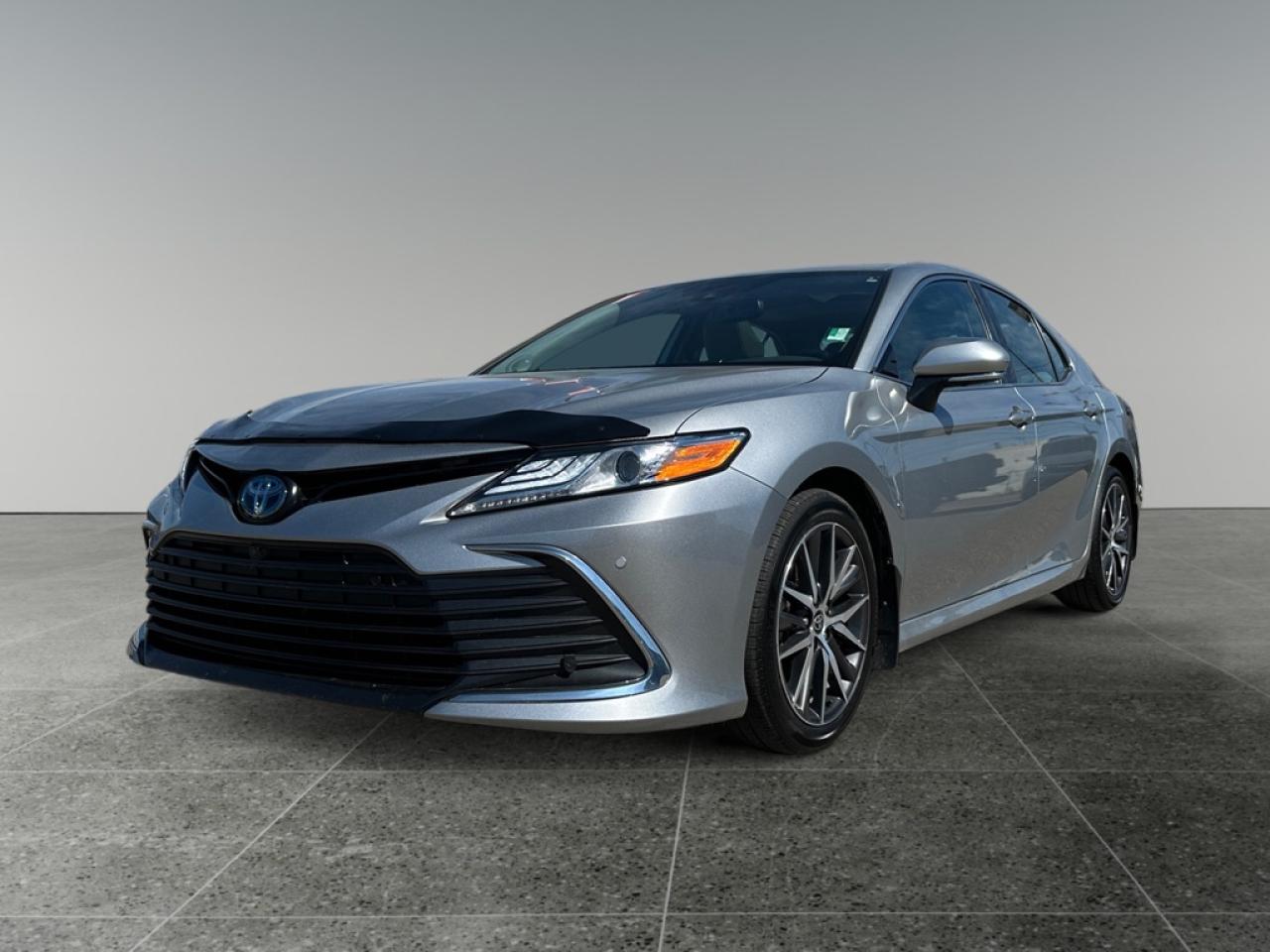 Used 2022 Toyota Camry HYBRID XLE - Low Mileage for sale in Saskatoon, SK