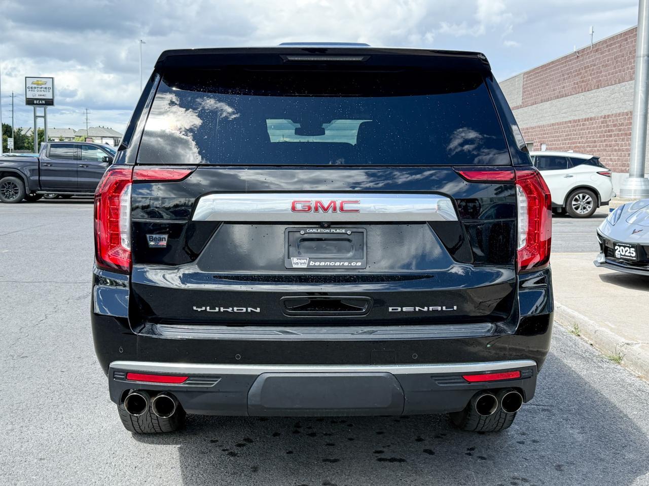 2023 GMC Yukon XL Denali PURCHASED & SERVICED HERE, 6.2L V8 ENGINE, HEATED & VENTILATED SEATS, HEATED STEERING WHEEL, REMOTE START & ENTRY, RAIN SENSING WIPERS, WIRELESS CHARGING, ADAPTIVE CRUISE CONTROL, HANDS-FREE LIFTGATE, Photo3