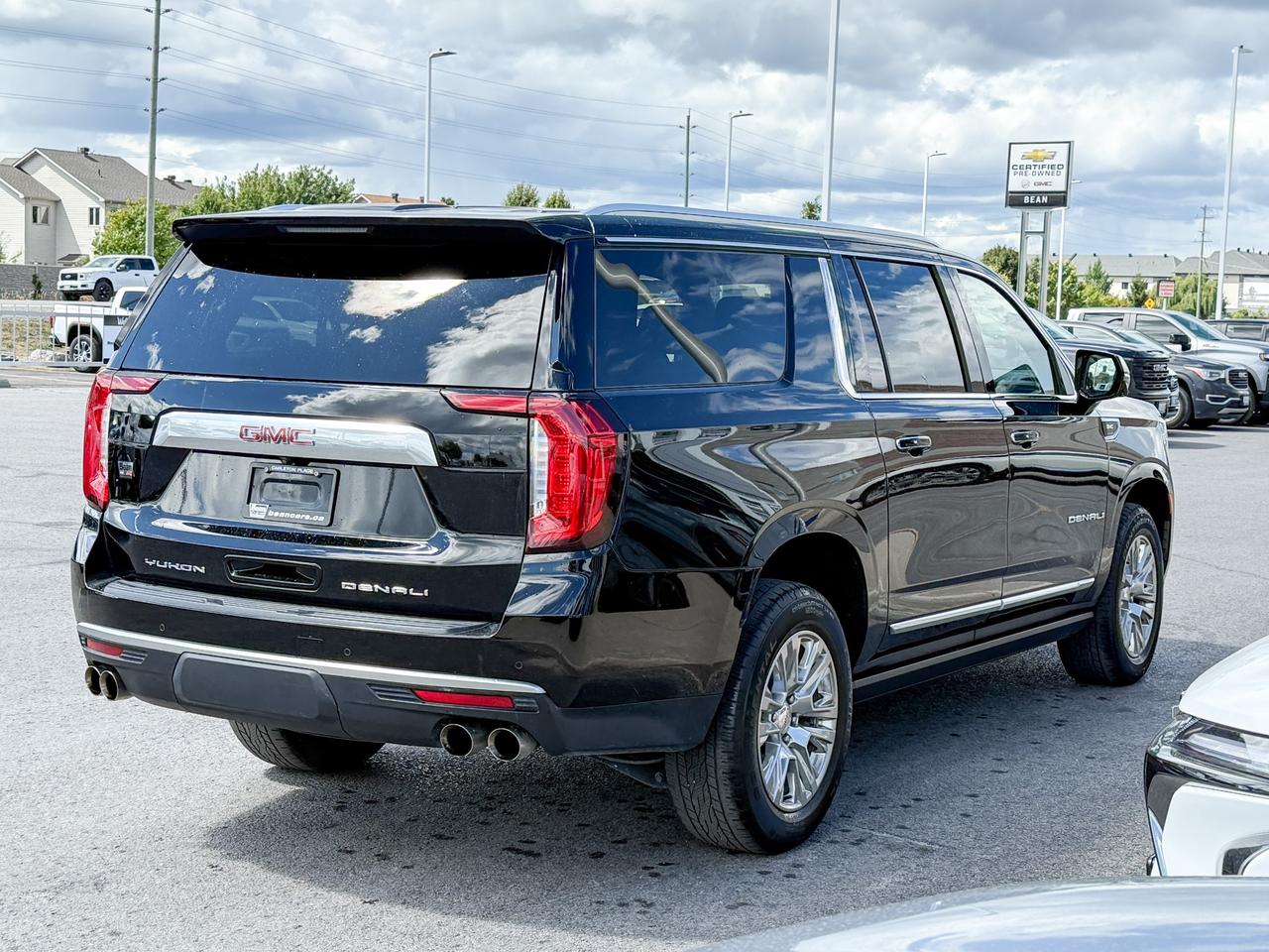 2023 GMC Yukon XL Denali PURCHASED & SERVICED HERE, 6.2L V8 ENGINE, HEATED & VENTILATED SEATS, HEATED STEERING WHEEL, REMOTE START & ENTRY, RAIN SENSING WIPERS, WIRELESS CHARGING, ADAPTIVE CRUISE CONTROL, HANDS-FREE LIFTGATE, Photo