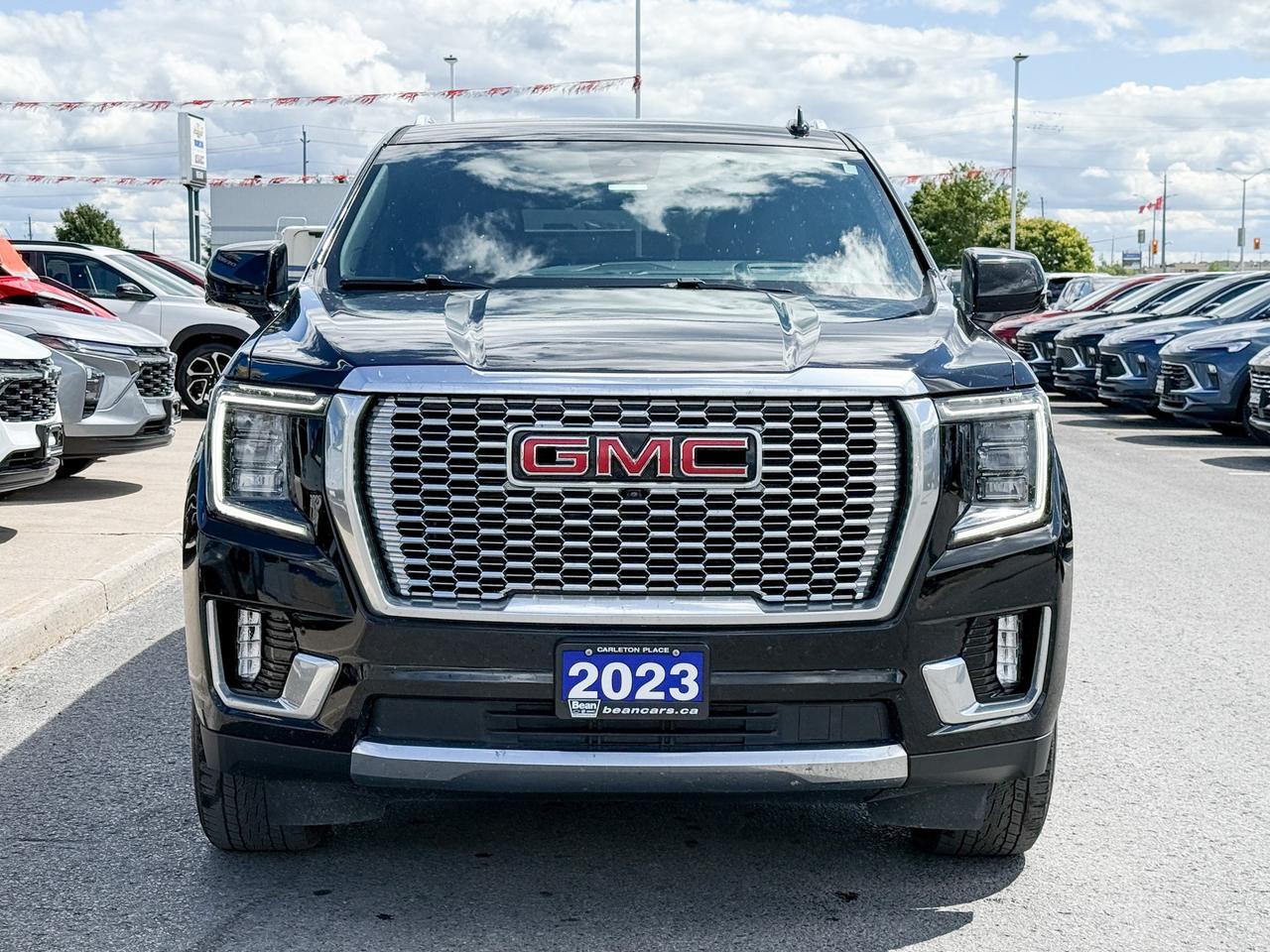 2023 GMC Yukon XL Denali PURCHASED & SERVICED HERE, 6.2L V8 ENGINE, HEATED & VENTILATED SEATS, HEATED STEERING WHEEL, REMOTE START & ENTRY, RAIN SENSING WIPERS, WIRELESS CHARGING, ADAPTIVE CRUISE CONTROL, HANDS-FREE LIFTGATE, Photo