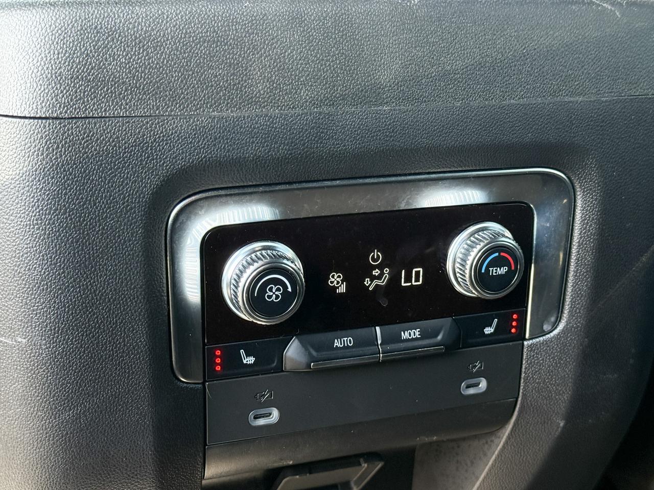 2023 GMC Yukon XL Denali PURCHASED & SERVICED HERE, 6.2L V8 ENGINE, HEATED & VENTILATED SEATS, HEATED STEERING WHEEL, REMOTE START & ENTRY, RAIN SENSING WIPERS, WIRELESS CHARGING, ADAPTIVE CRUISE CONTROL, HANDS-FREE LIFTGATE, Photo