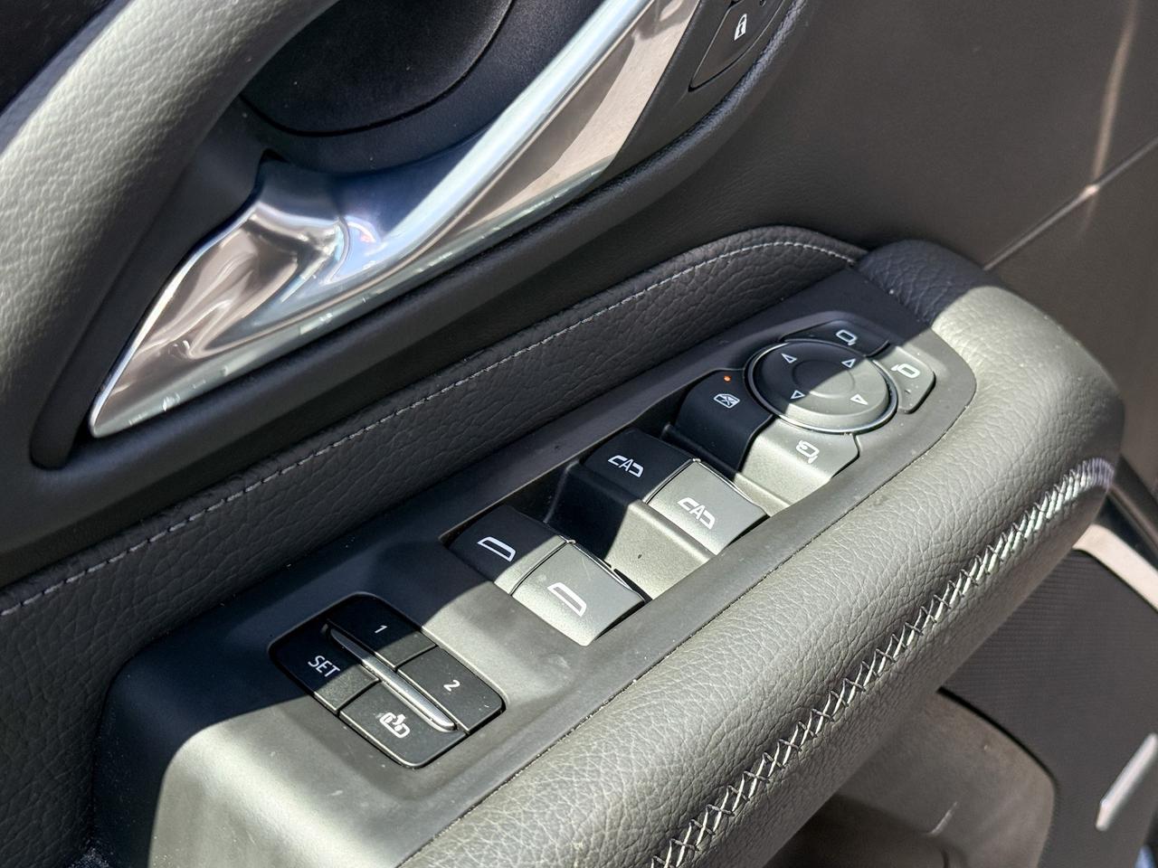 2023 GMC Yukon XL Denali PURCHASED & SERVICED HERE, 6.2L V8 ENGINE, HEATED & VENTILATED SEATS, HEATED STEERING WHEEL, REMOTE START & ENTRY, RAIN SENSING WIPERS, WIRELESS CHARGING, ADAPTIVE CRUISE CONTROL, HANDS-FREE LIFTGATE, Photo