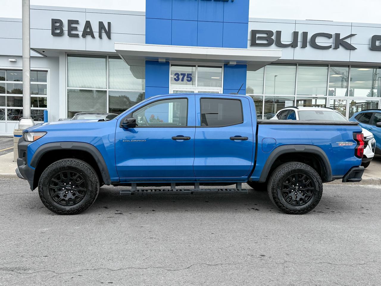 2023 Chevrolet Colorado Trail Boss 2.7L 4 CYL WITH REMOTE ENTRY, ADAPTIVE CRUISE CONTROL, HD SURROUND VISION, 2" FACTORY LIFT, TRAIL BRAKE CONTROLLER, APPLE CARPLAY AND ANDROID AUTO Photo5