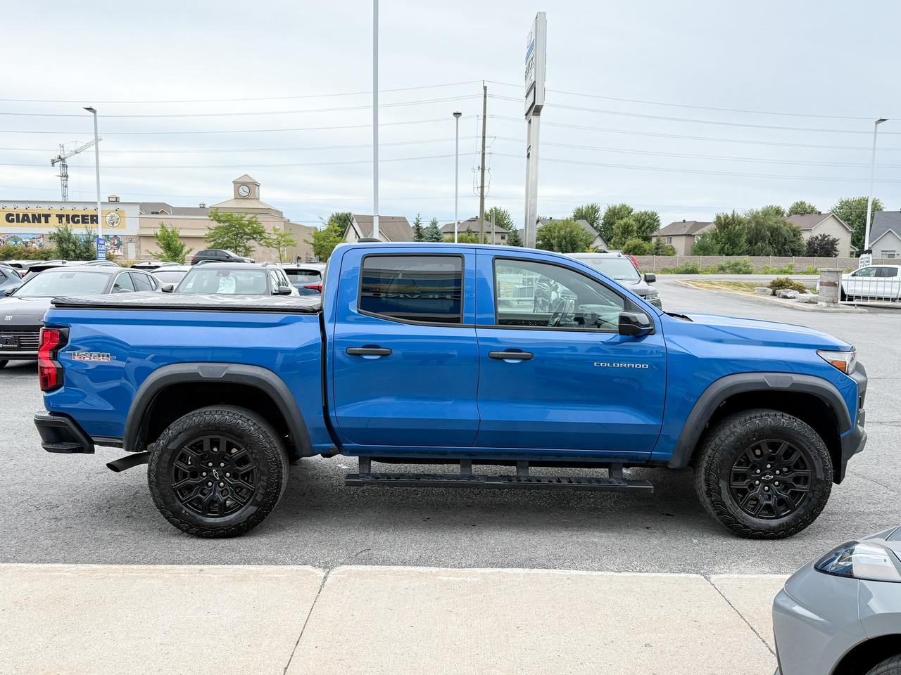 2023 Chevrolet Colorado Trail Boss 2.7L 4 CYL WITH REMOTE ENTRY, ADAPTIVE CRUISE CONTROL, HD SURROUND VISION, 2" FACTORY LIFT, TRAIL BRAKE CONTROLLER, APPLE CARPLAY AND ANDROID AUTO Photo