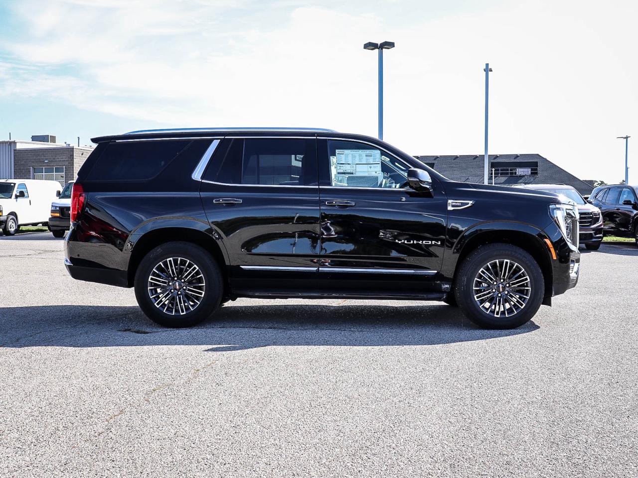 2025 GMC Yukon Elevation Photo2