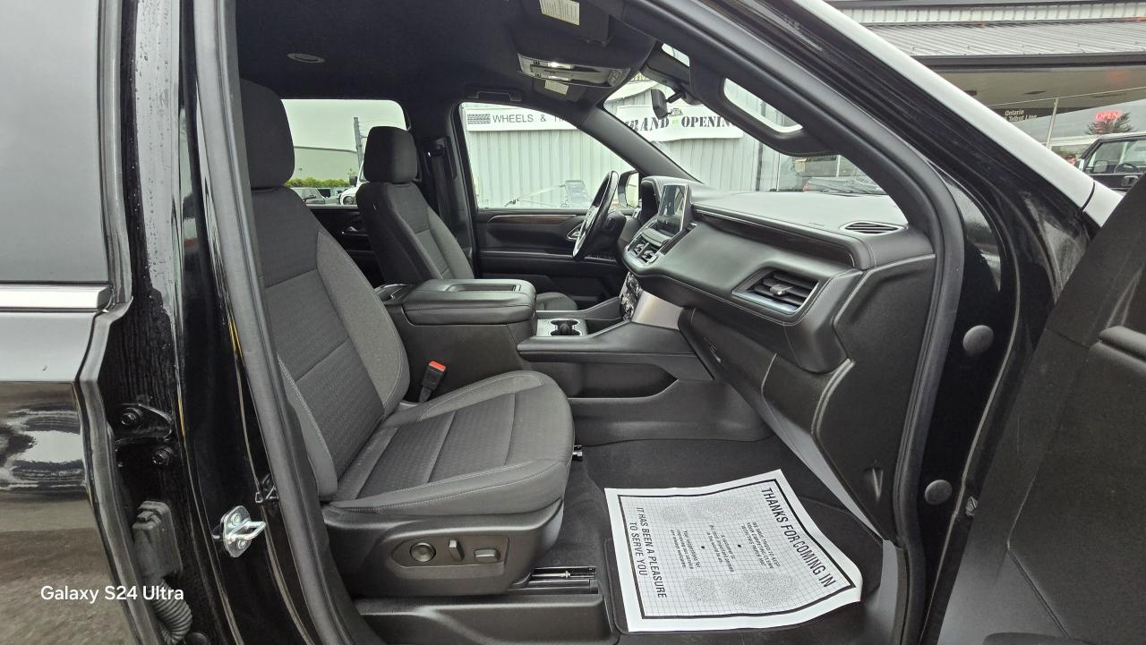 2022 GMC Yukon XL SLE - Photo #16