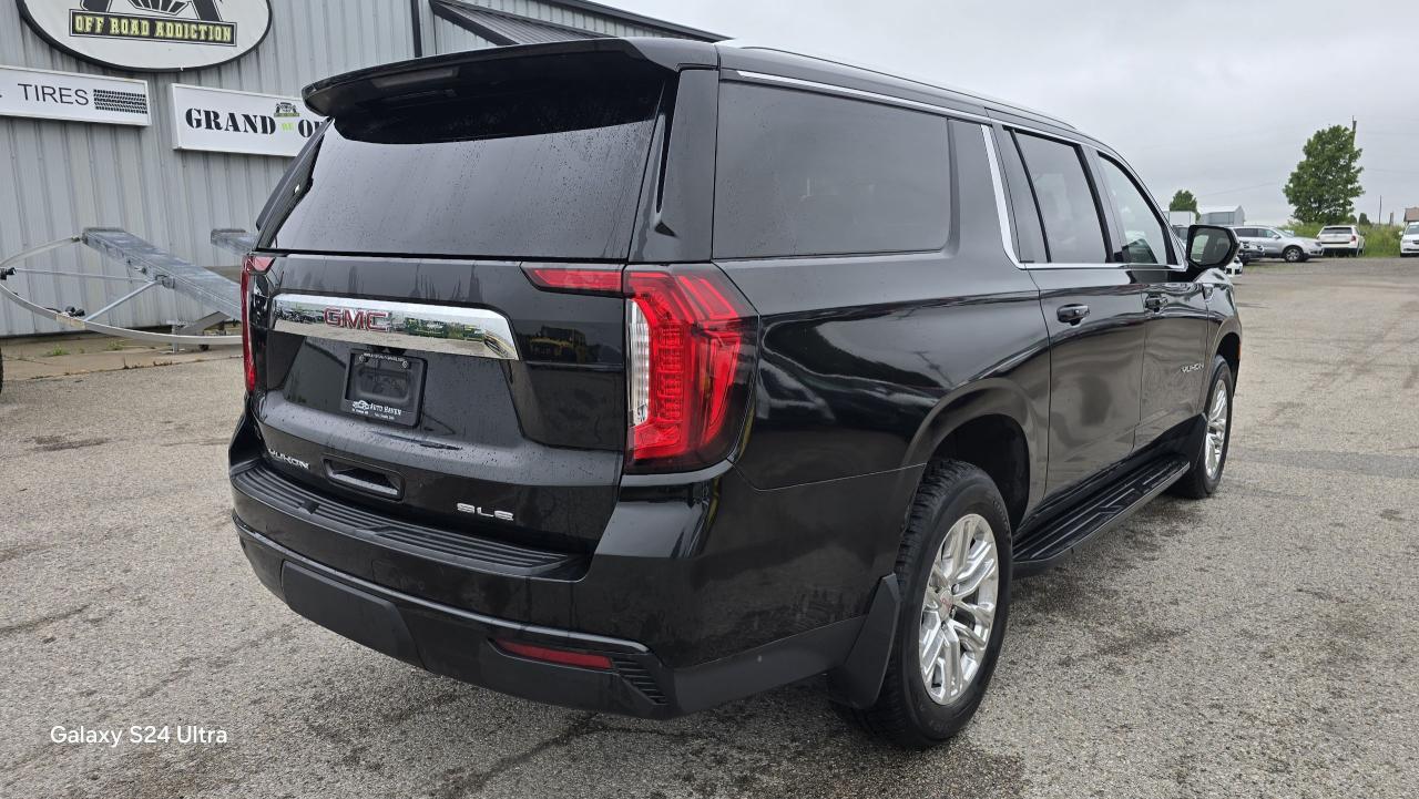 2022 GMC Yukon XL SLE - Photo #5