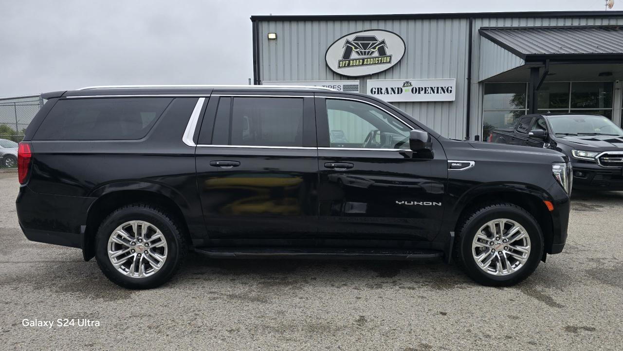 2022 GMC Yukon XL SLE - Photo #6