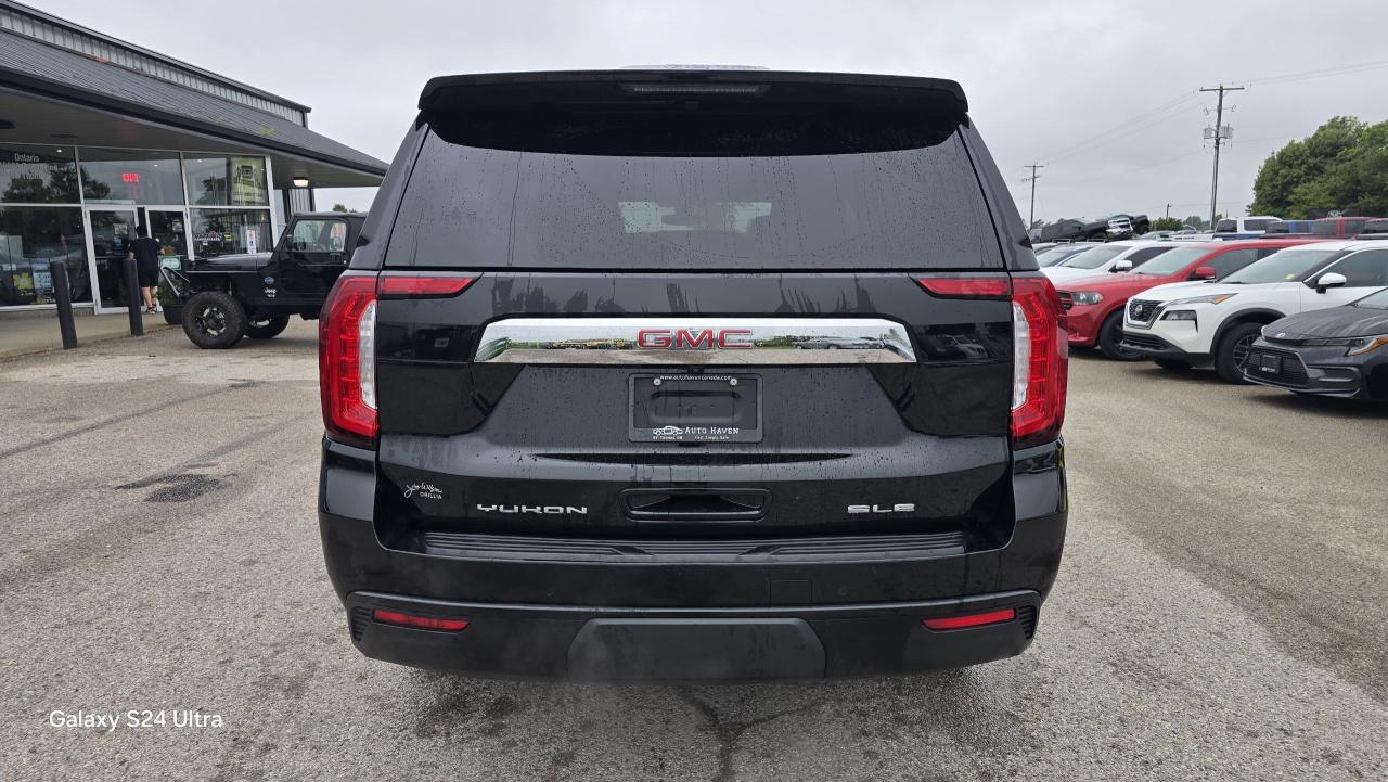 2022 GMC Yukon XL SLE - Photo #4