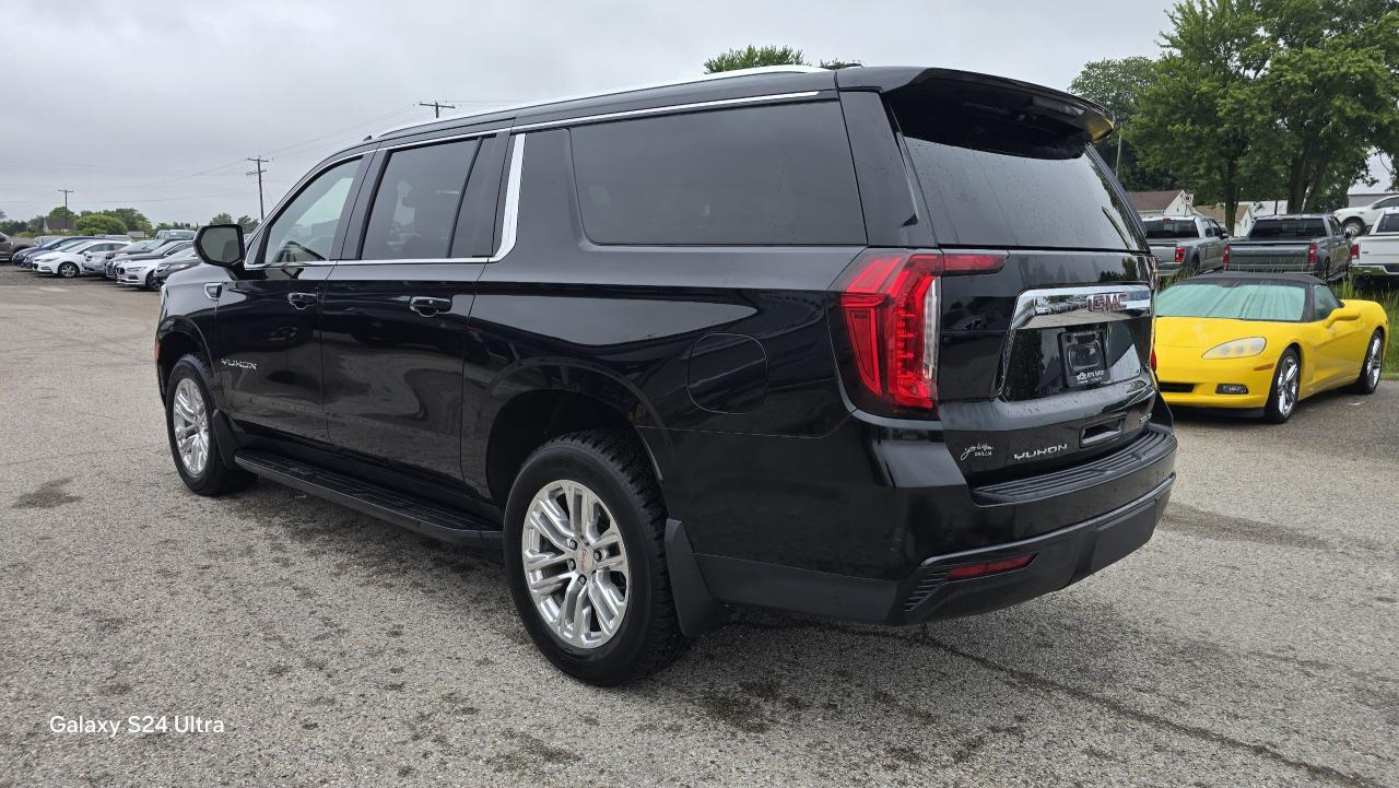 2022 GMC Yukon XL SLE - Photo #3