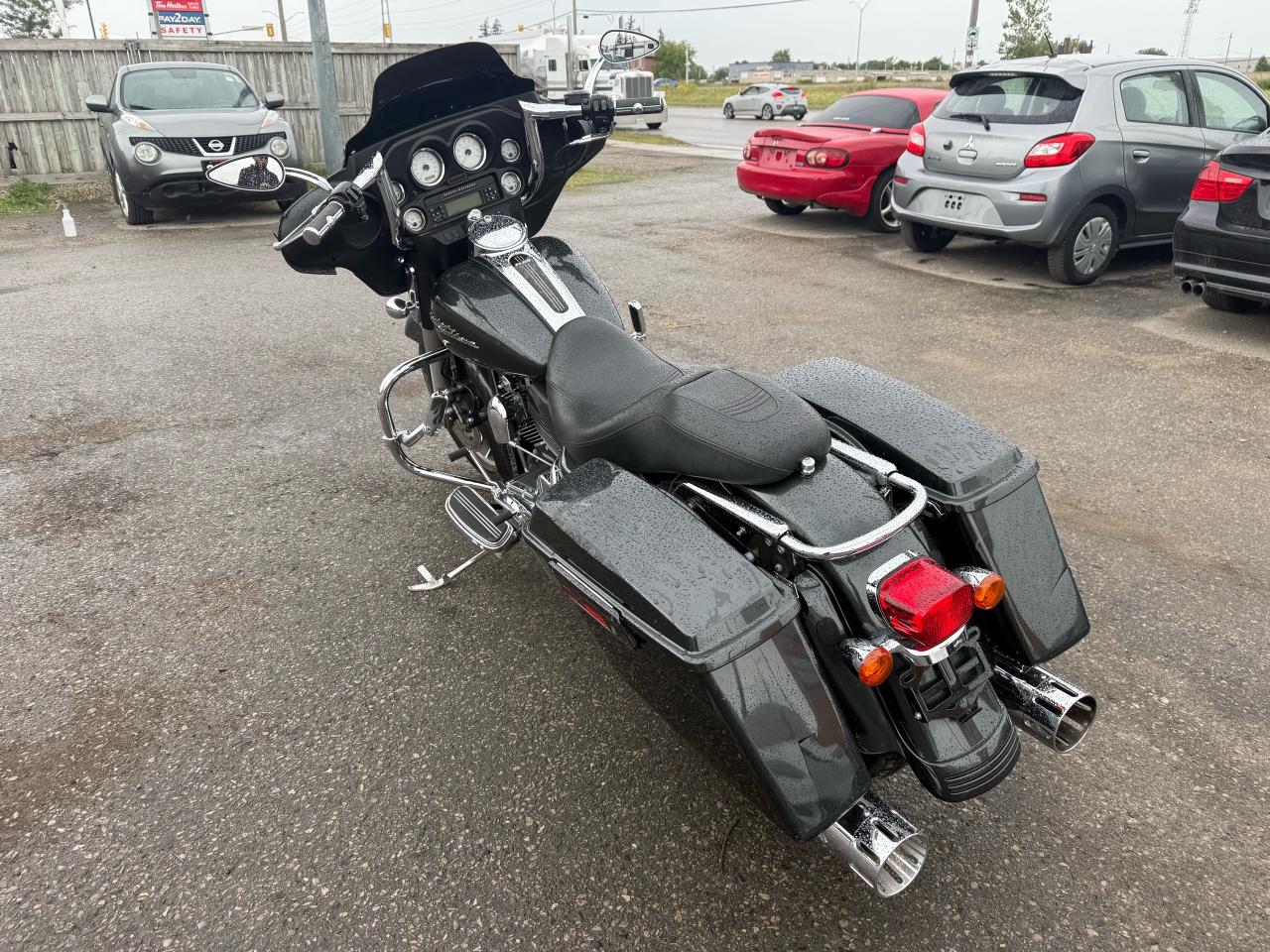 2006 Harley-Davidson FLHX STREET GLIDE, ONLY 10,000KM, EXHAUST, LIGHT DAMAGE - Photo #2