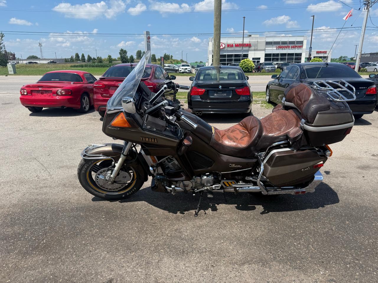 1985 Yamaha VENTURE MOTORCYCLE GREATG SHAPE, MANY SPARE PARTS, TOURING, AS IS Photo2
