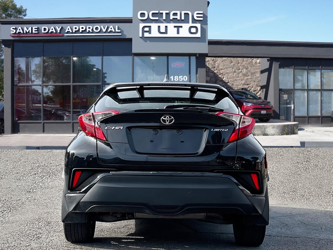2020 Toyota C-HR Limited - Photo #5