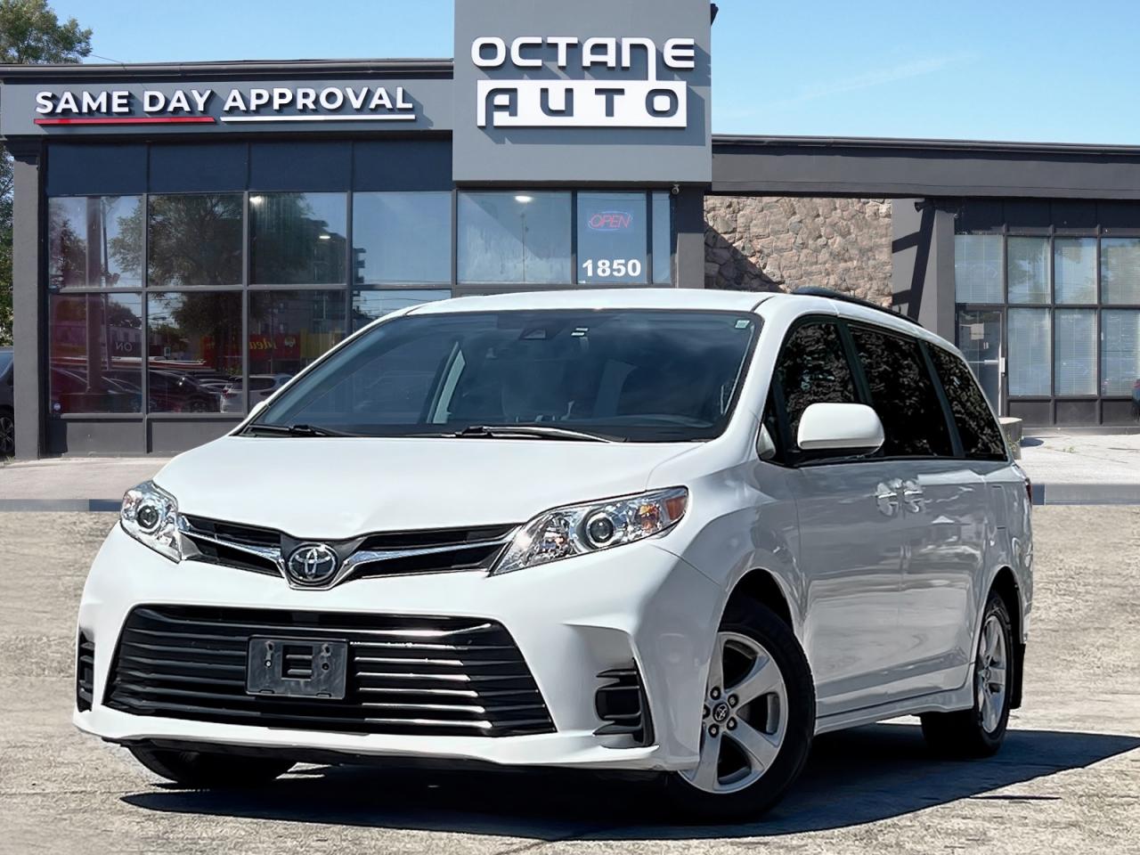 Used 2018 Toyota Sienna LE 7-Passenger for sale in Scarborough, ON