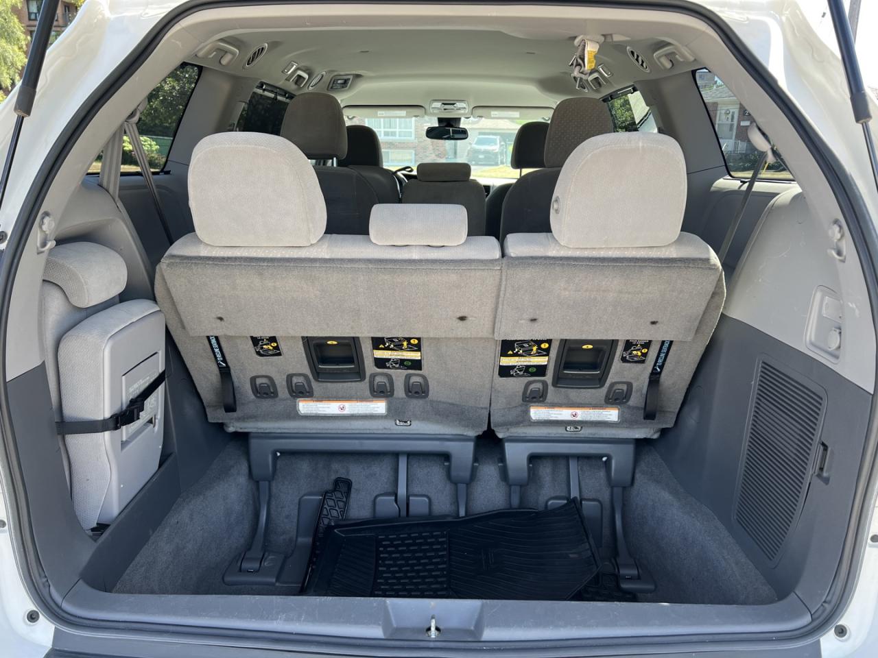 2018 Toyota Sienna LE 7-Passenger - Photo #7