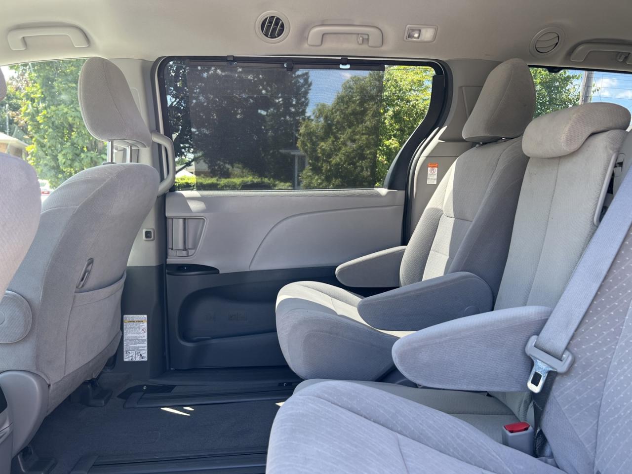 2018 Toyota Sienna LE 7-Passenger - Photo #12
