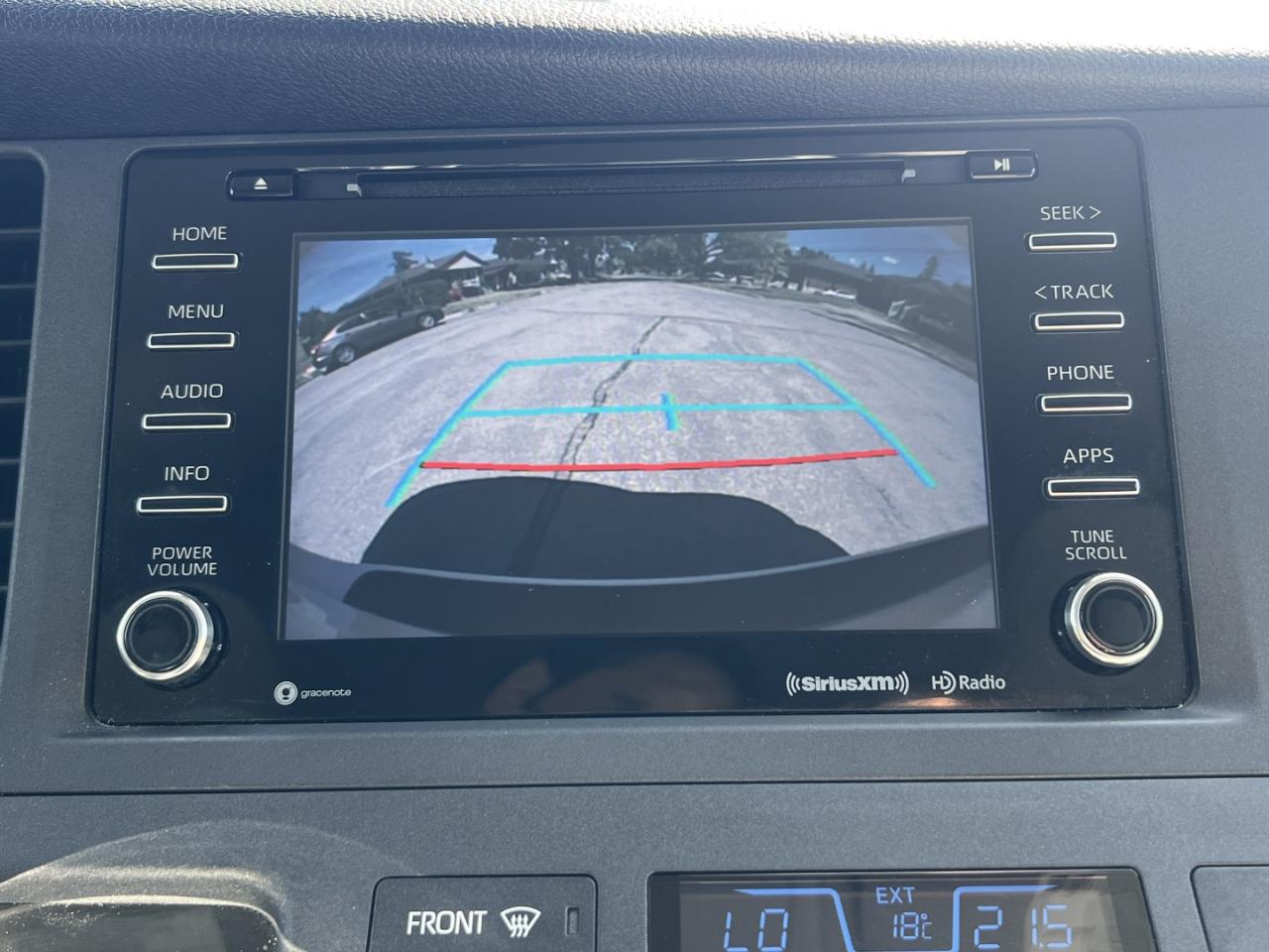 2018 Toyota Sienna LE 7-Passenger - Photo #18