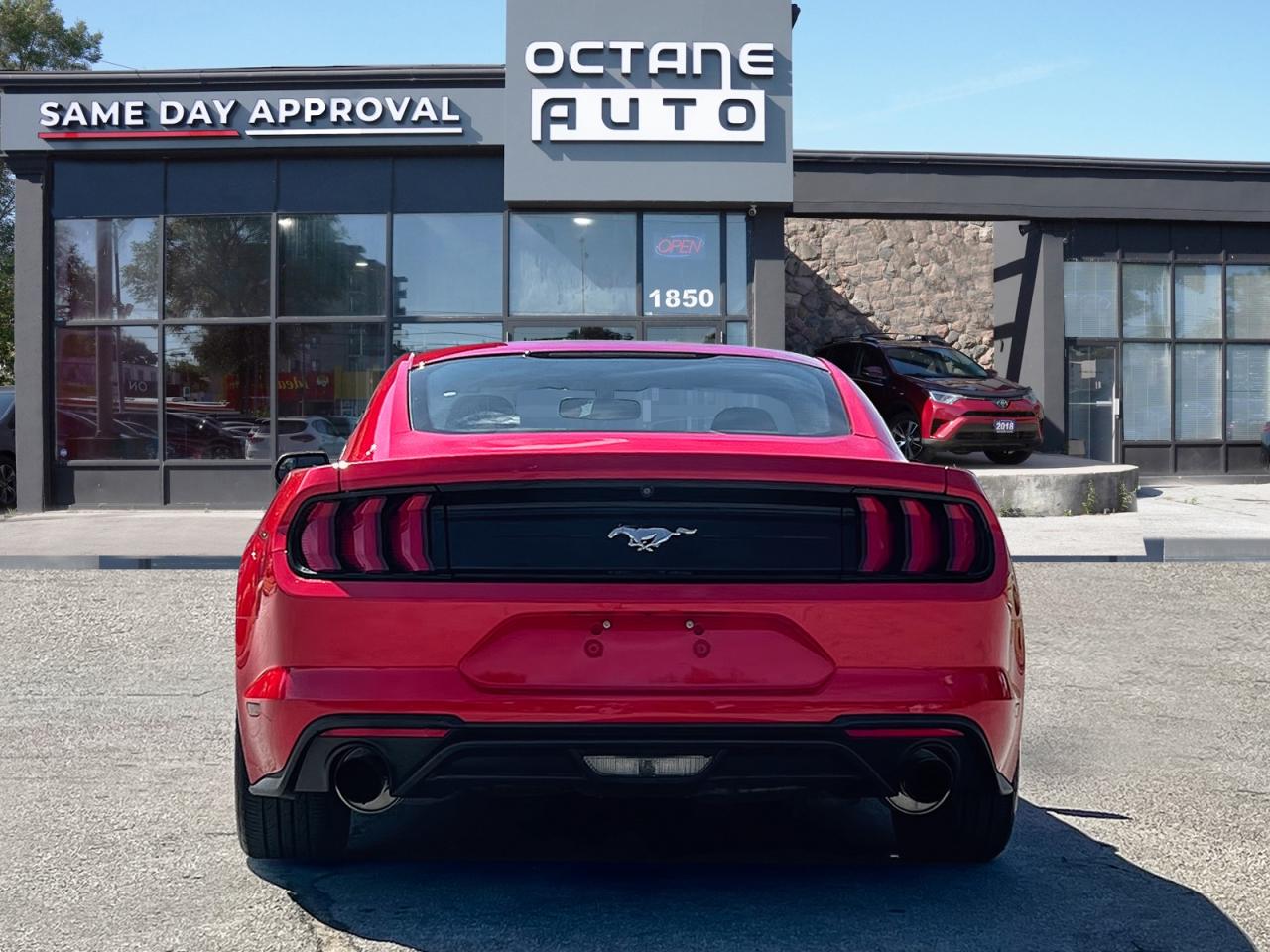 2018 Ford Mustang ECOBOOST COUPE - Photo #6
